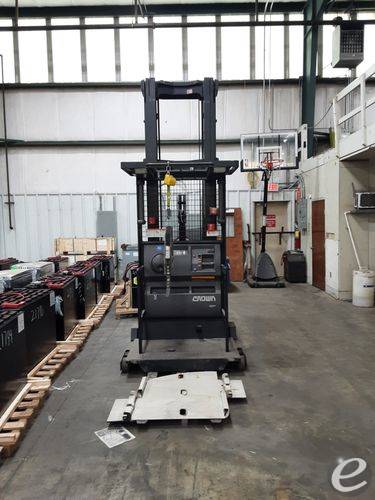 2011 Crown SP3520-30