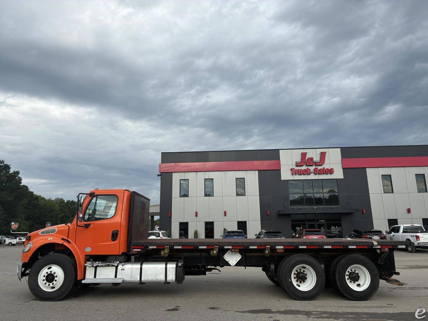 2017 Freightliner BUSINESS CLASS M2 106