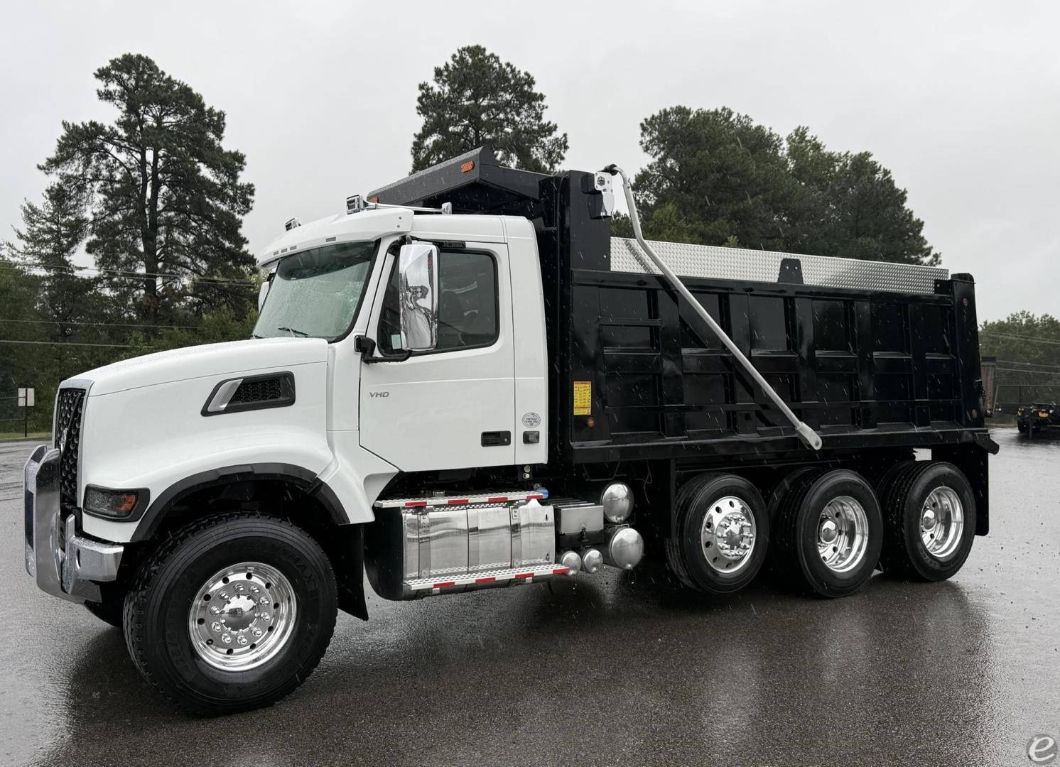 2022 Volvo VHD84F200