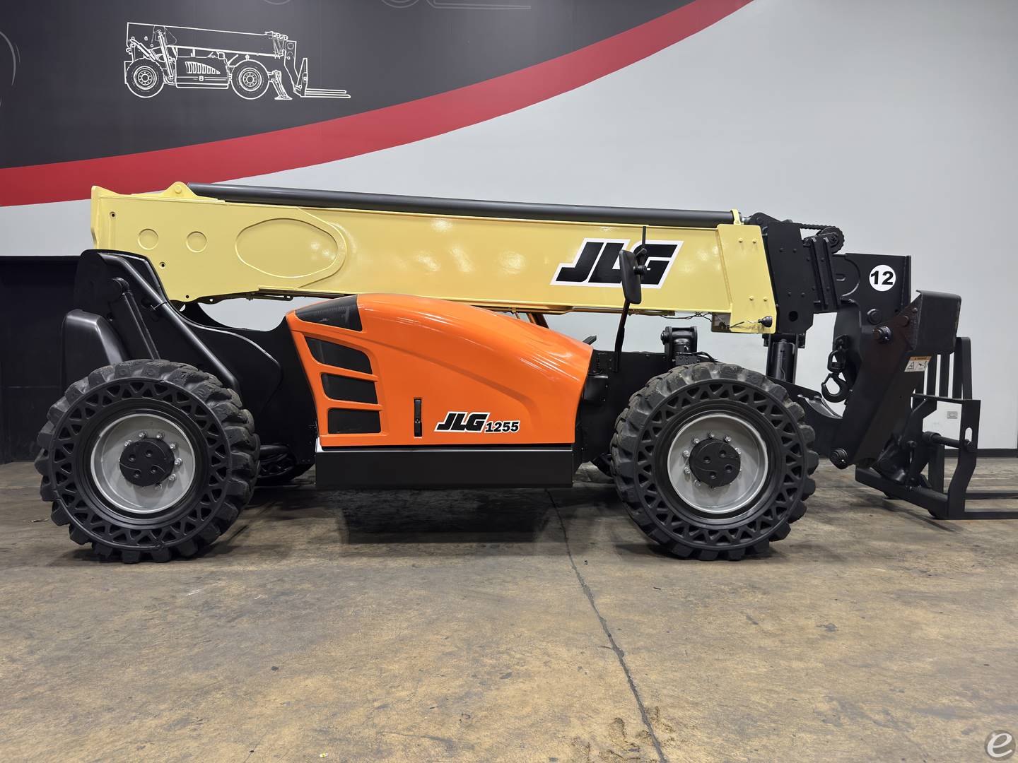 2017 JLG 1255
