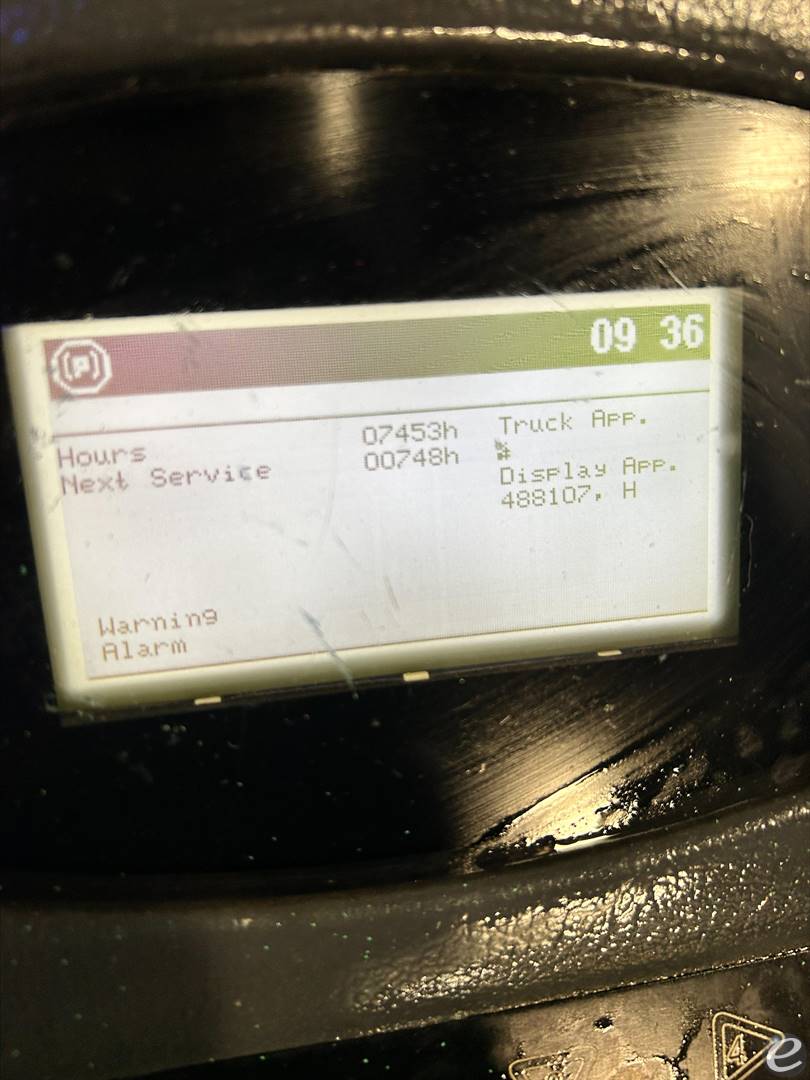 2014 Mitsubishi ESR15N1