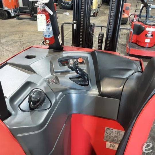 2019 Raymond 425 C40TT