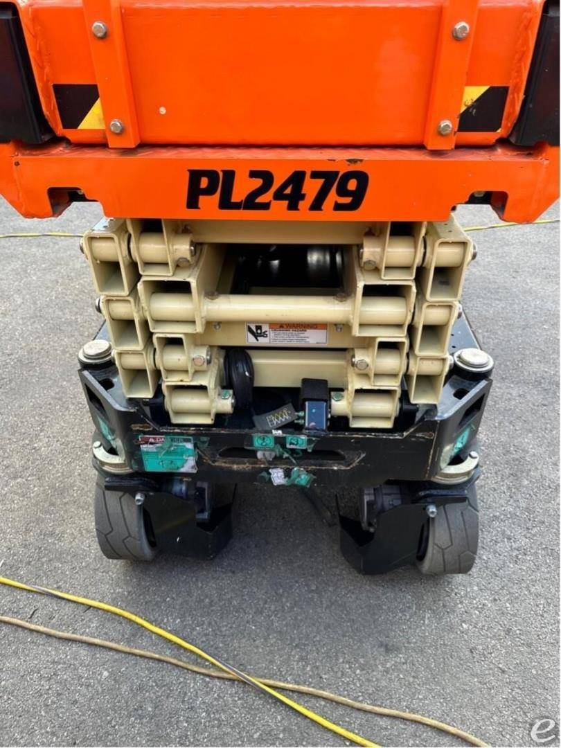 2022 JLG AE1932