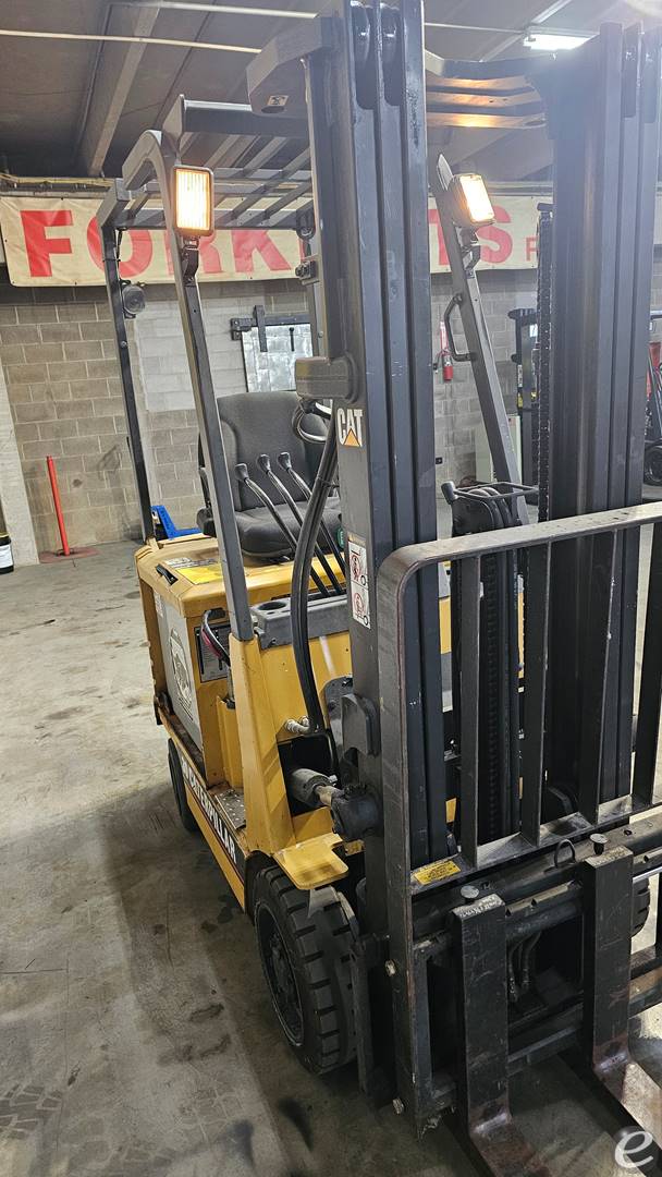 2000 Cat 2EC15