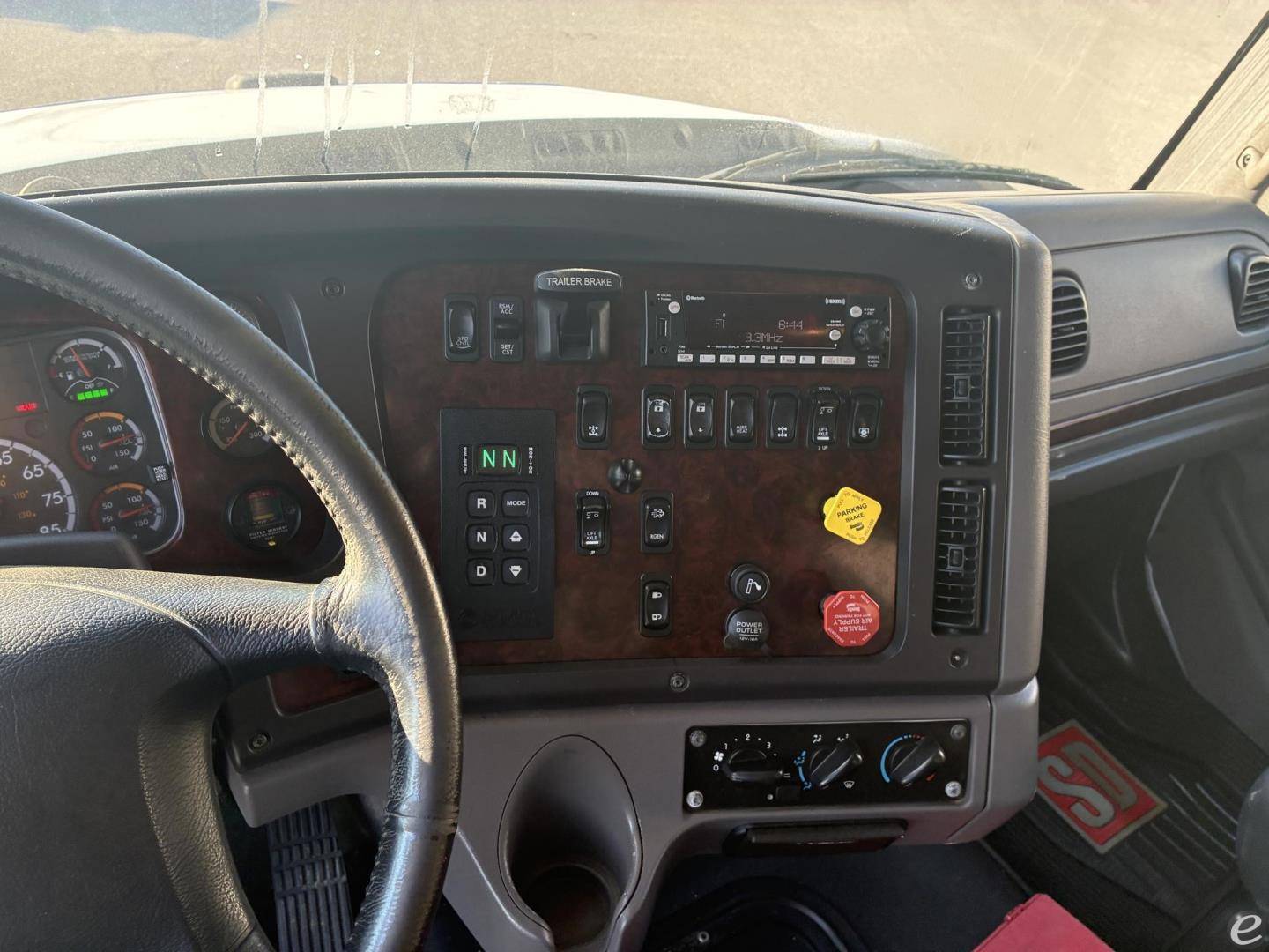 2023 Freightliner 108SD