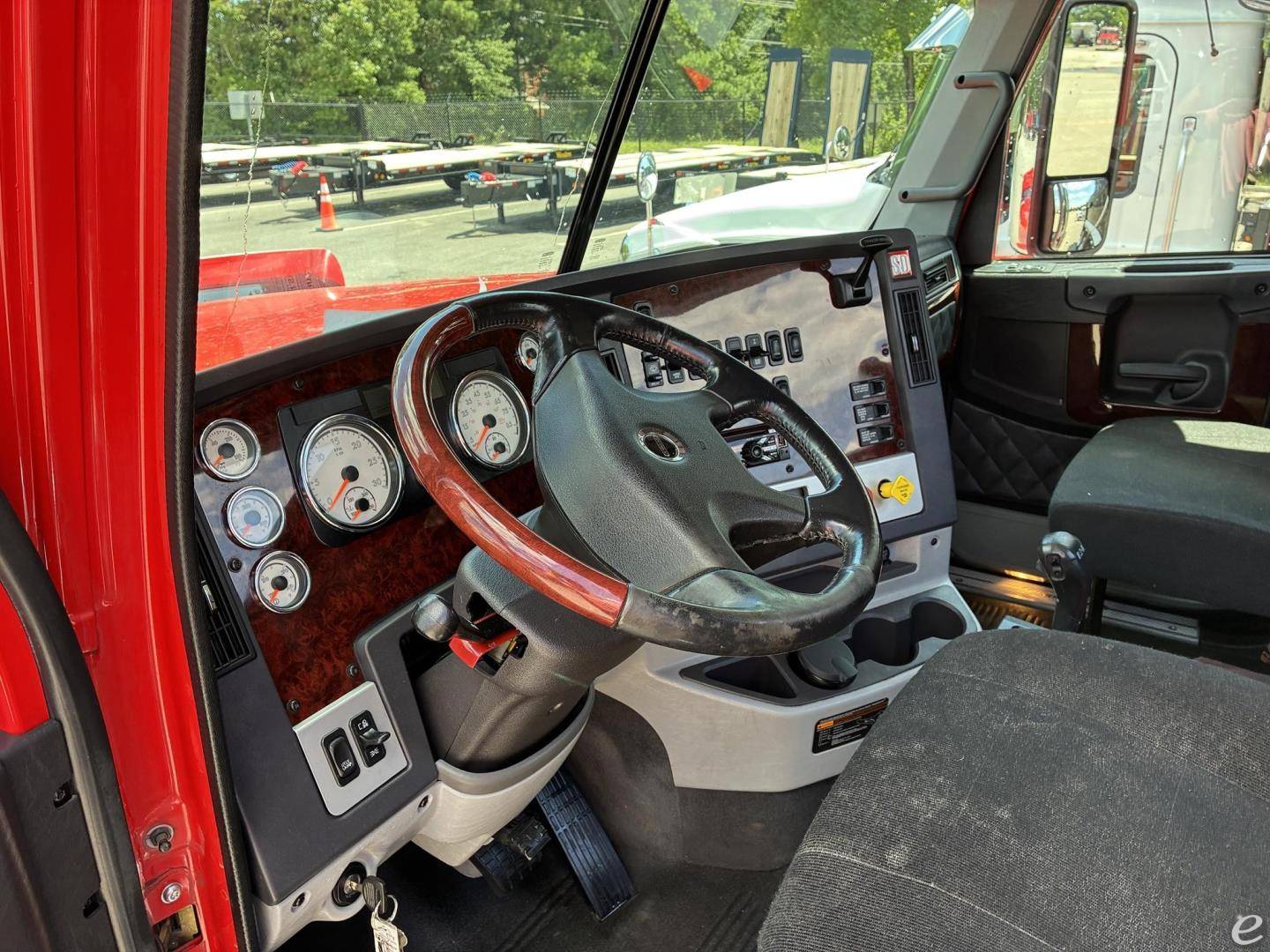 2018 Freightliner CORONADO 122 SD