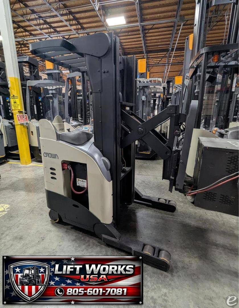 2010 Crown RR5715-40