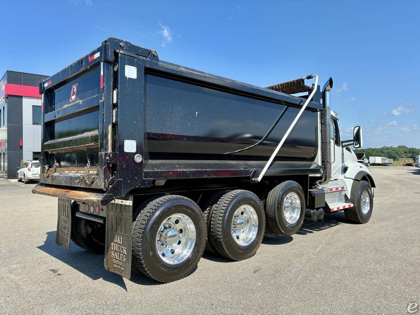 2025 Kenworth T880