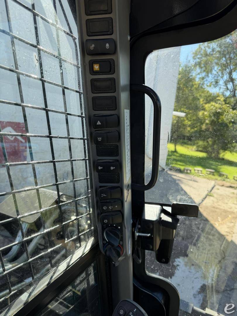 2024 New Holland C327