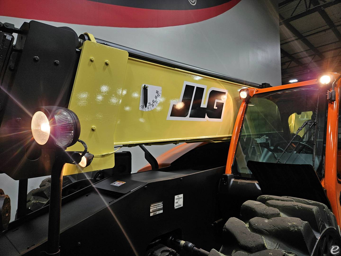 2017 JLG 1255