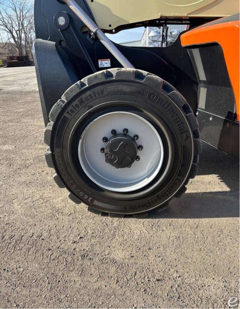 2022 JLG 1255