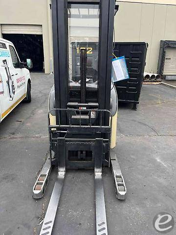 2007 Crown RR5200 Electric Reach Truck - 123Forklift