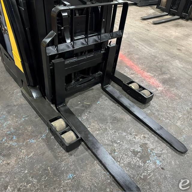 2022 Yale NR045EC