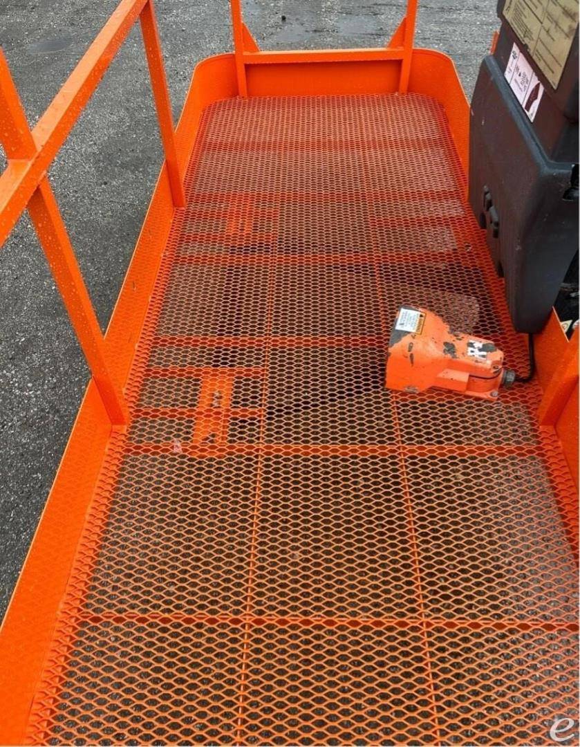 2017 JLG 660SJC