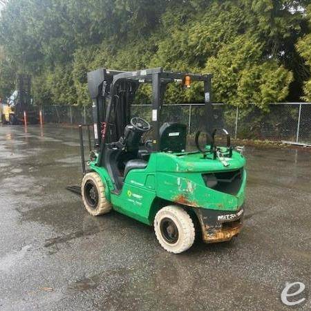 2014 Mitsubishi FG30N