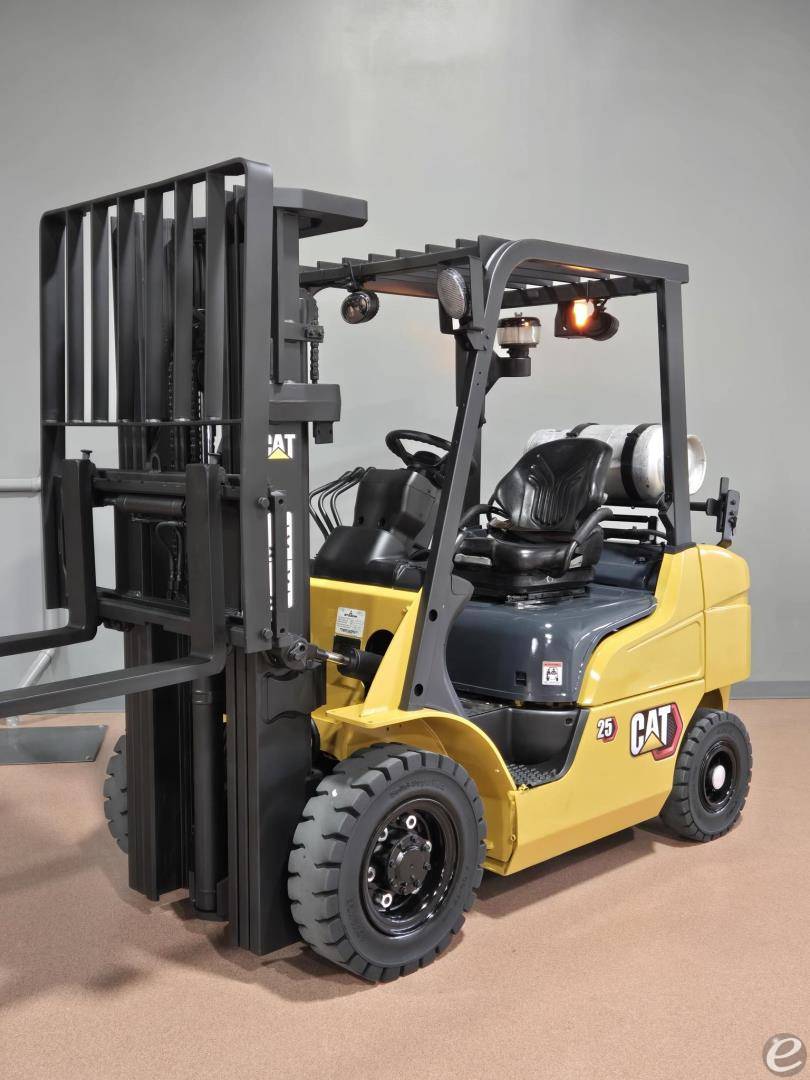 2020 Mitsubishi FG25N
