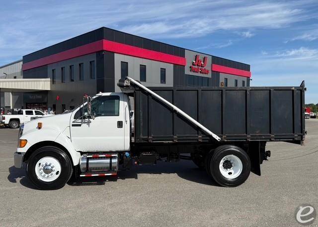 2015 Ford F750 XLT