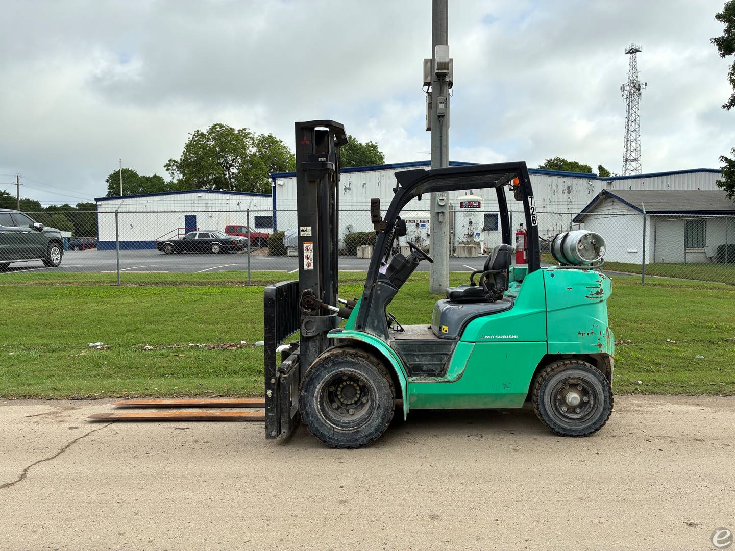 2014 Mitsubishi FG40N
