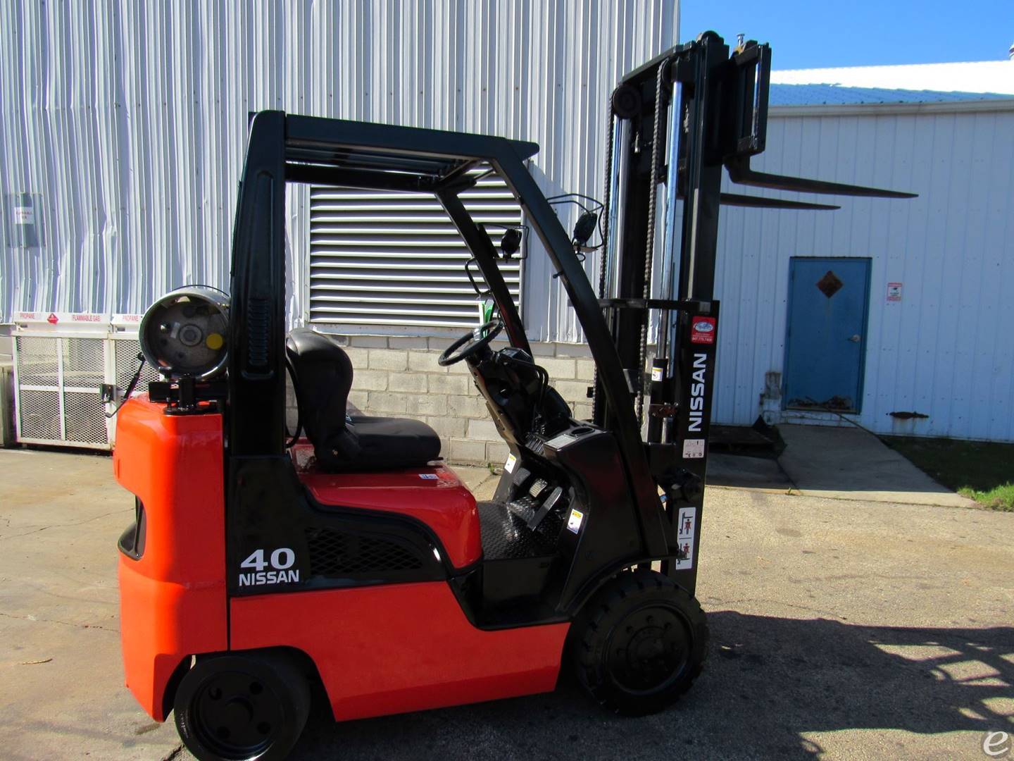 2011 Nissan CF40LP