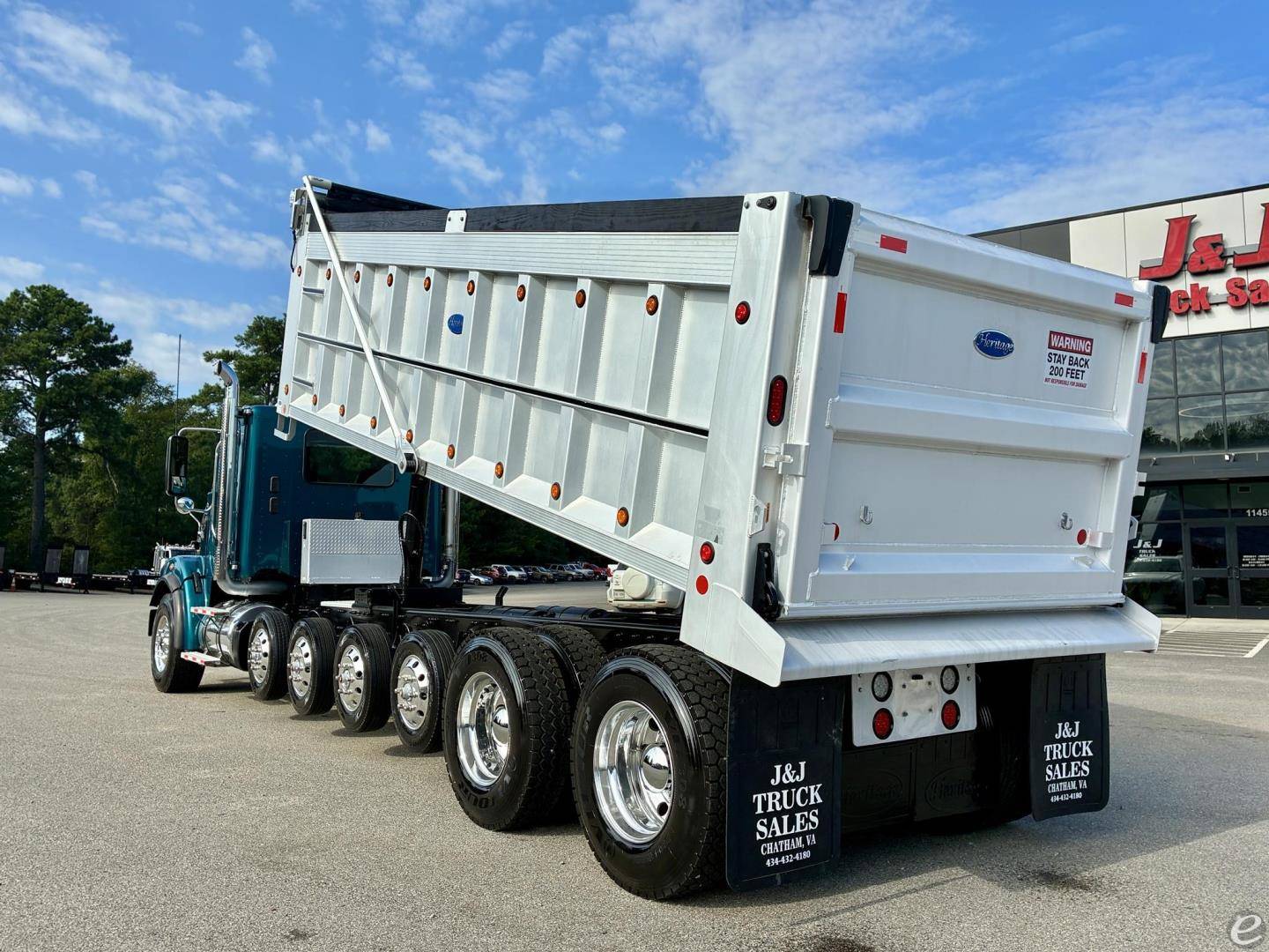 2023 Freightliner 122SD