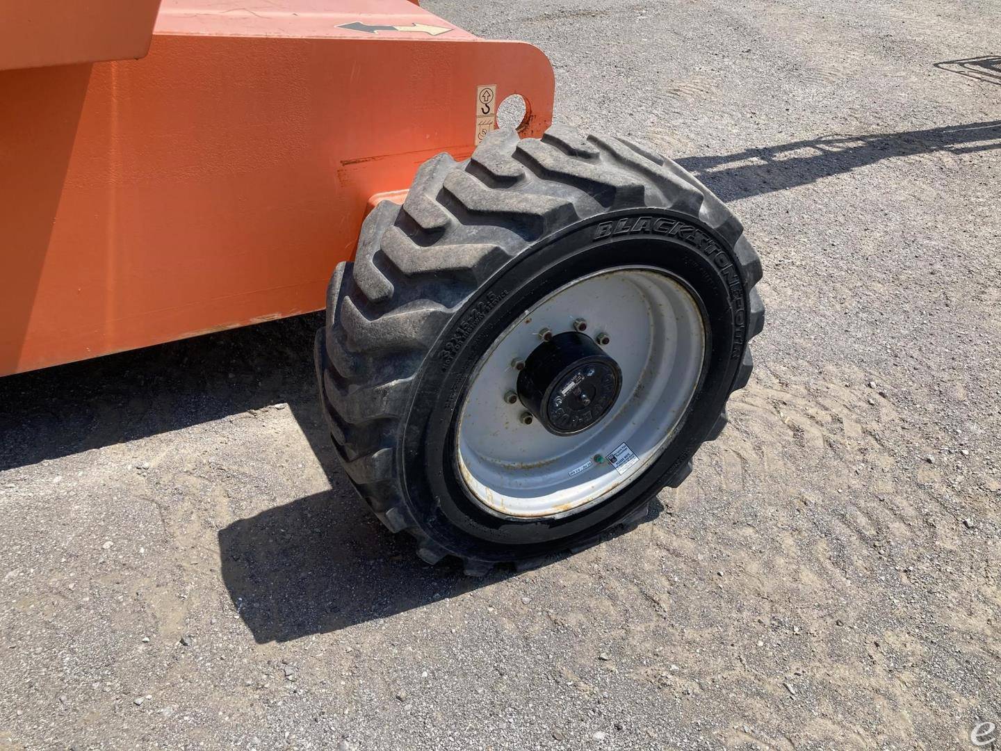 2015 JLG 660SJ