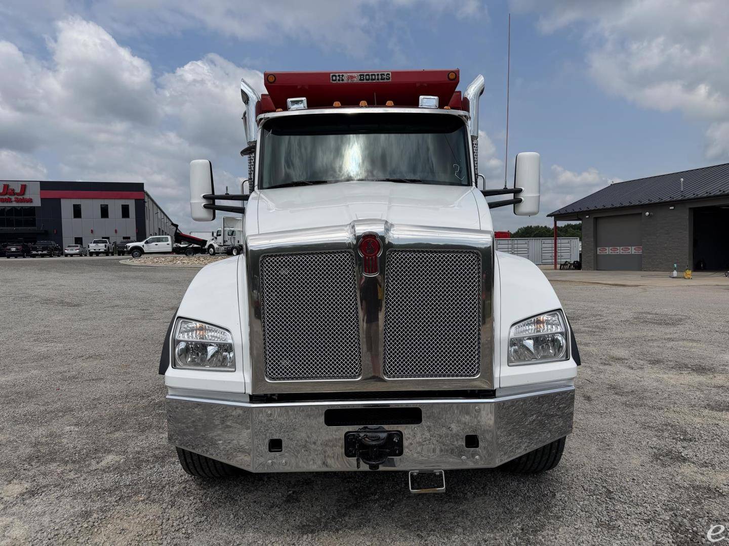 2023 Kenworth T880