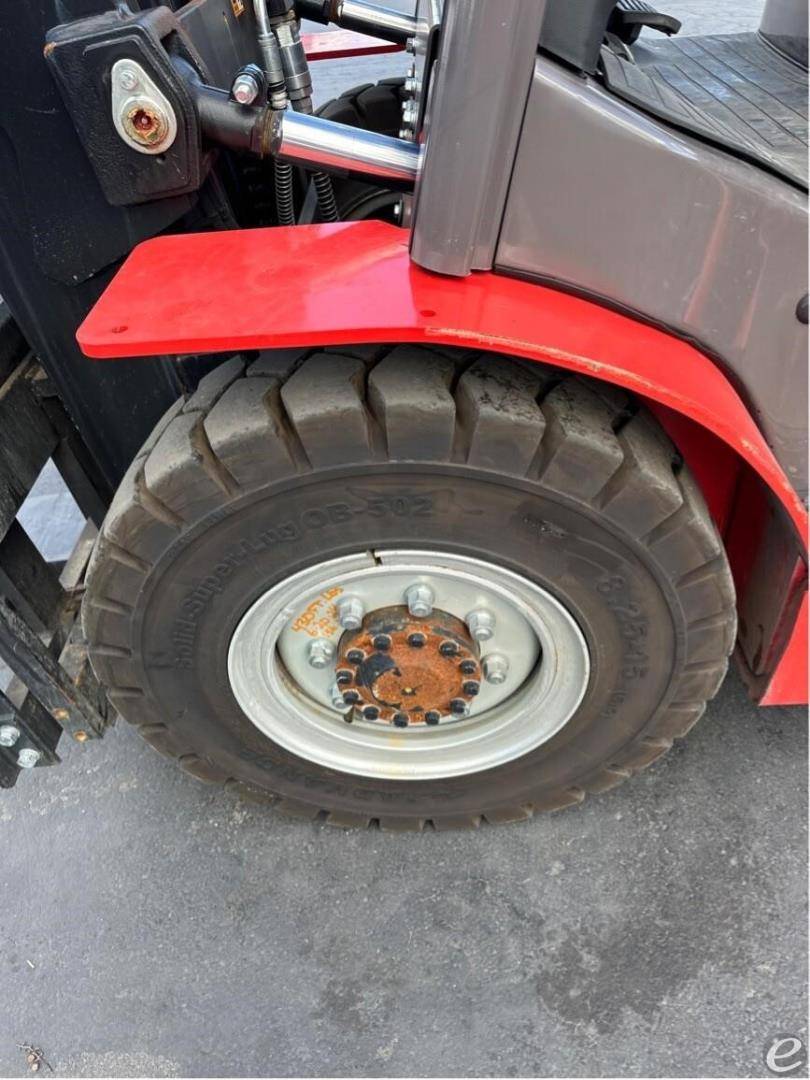2023 Manitou MI40D