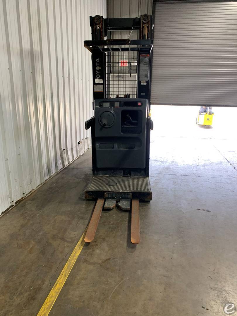 2008 Toyota 7BPUE15 Electric Order Picker - 123Forklift