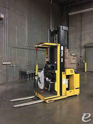 2017 Yale OS030BF Electric Order Pi...