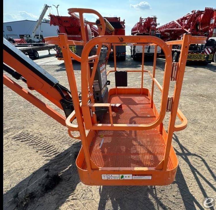 2018 JLG 860SJ