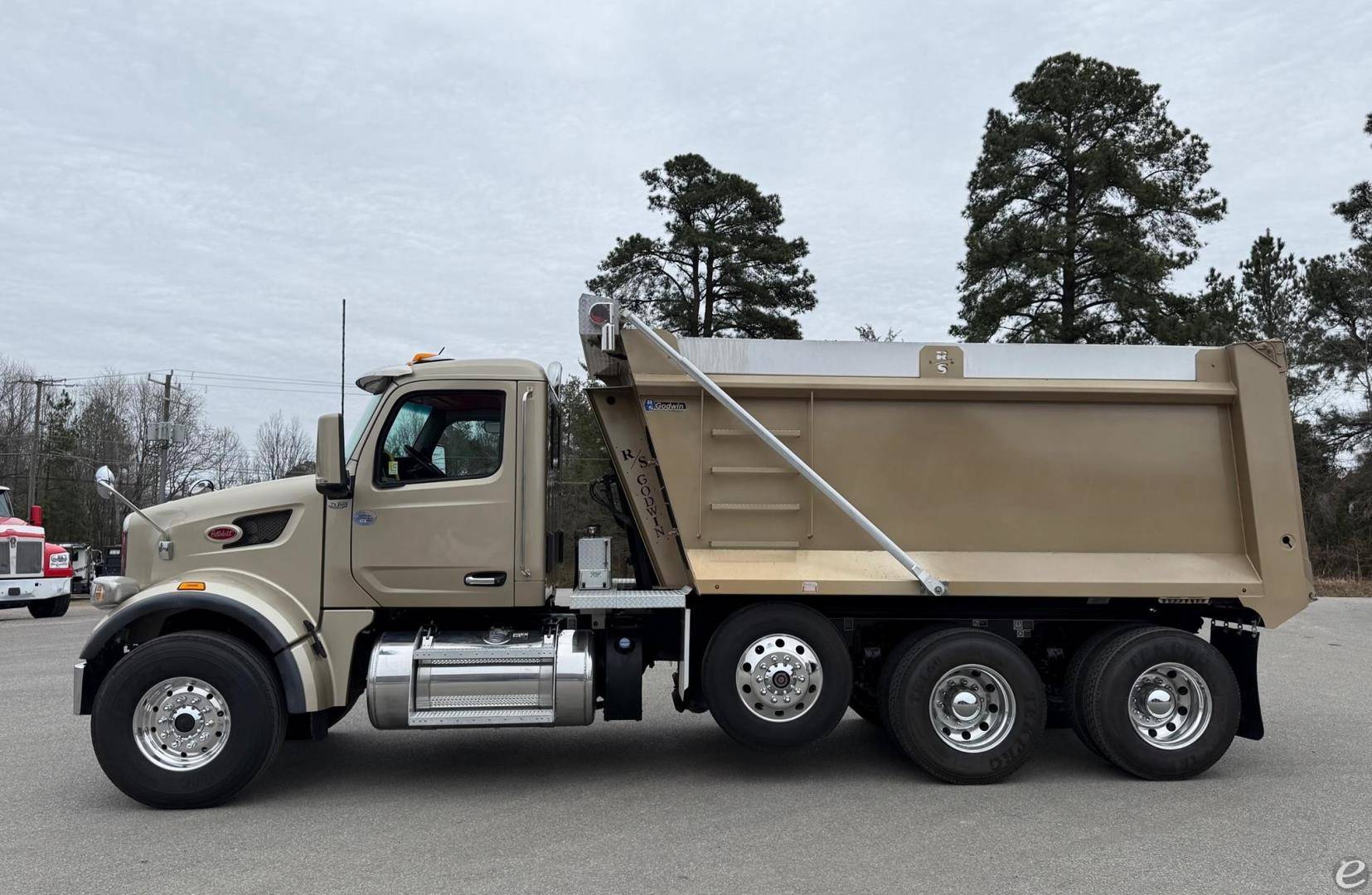 2024 Peterbilt 567