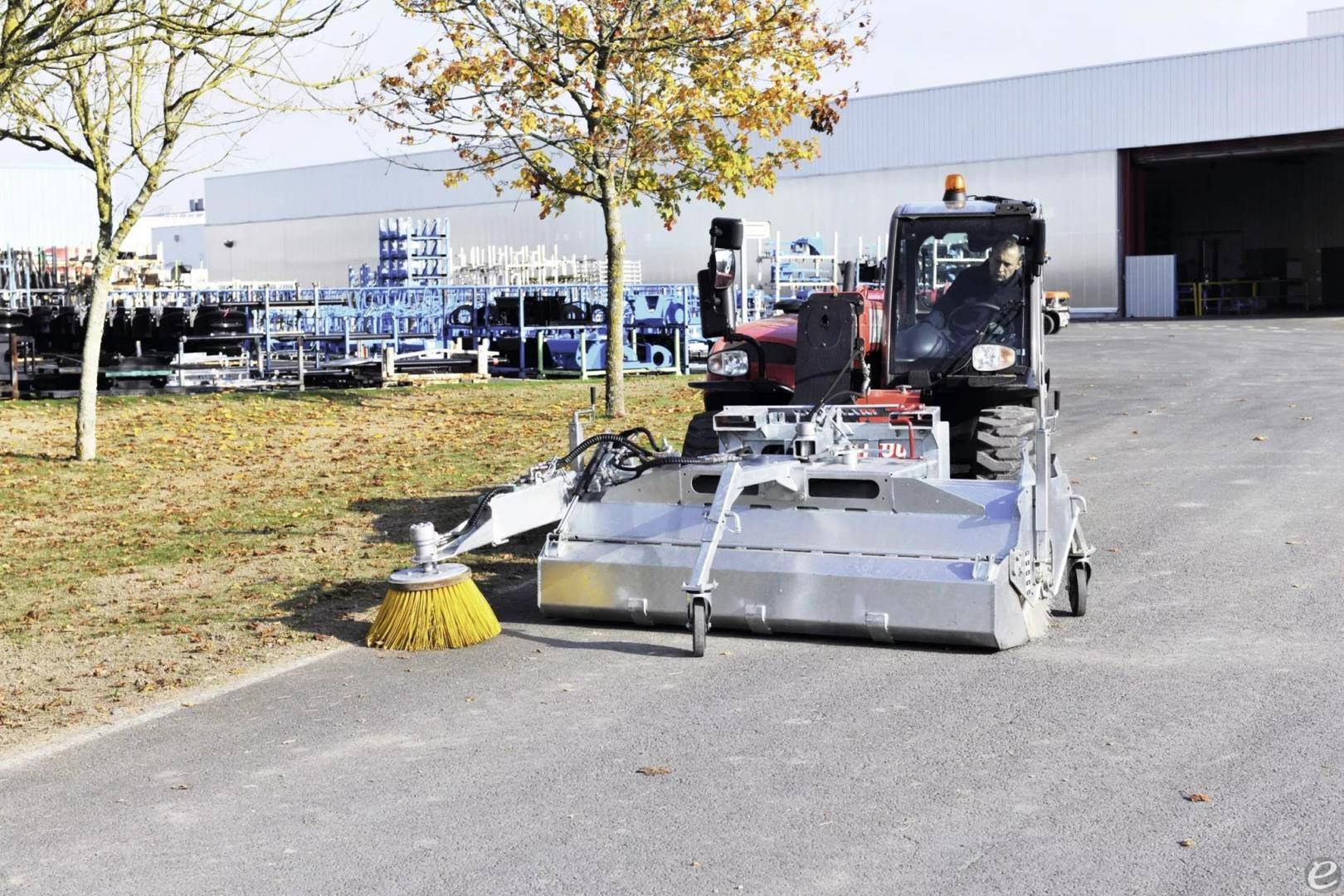 2025 Manitou 2 IN 1 SWEEPER