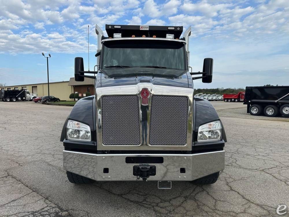 2025 Kenworth T880