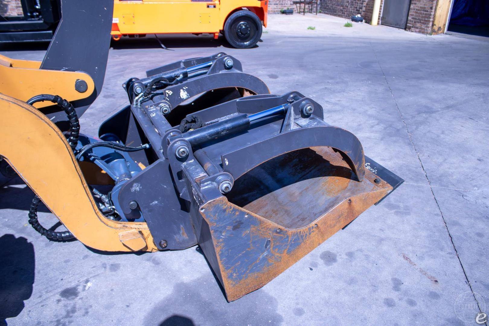 2020 Case 121F