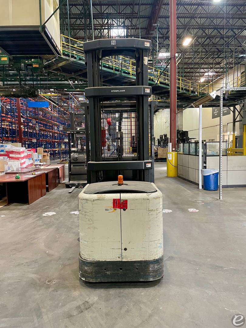 2013 Crown SP3520-30