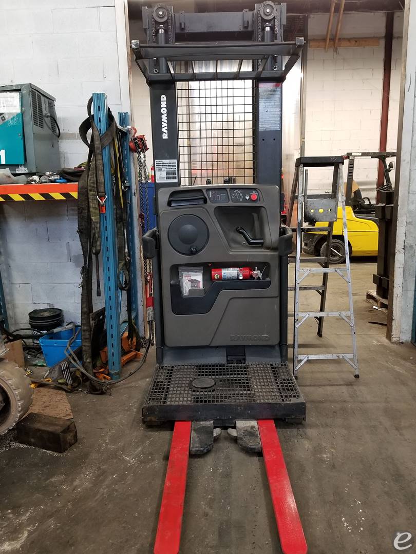 2011 Raymond 560-OPC30TT WG Electric Order Picker - 123Forklift