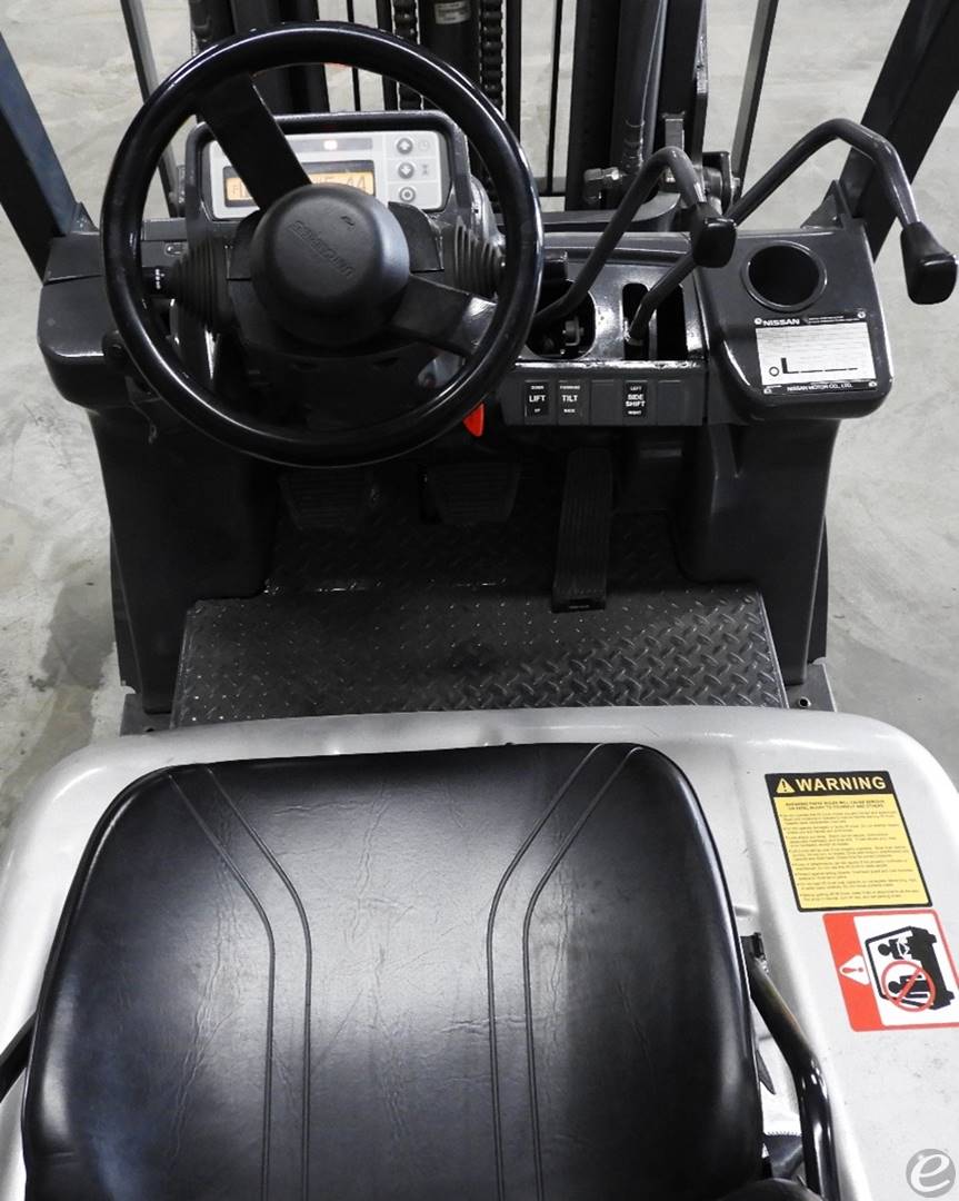 2010 Nissan MCP1F2A25LV