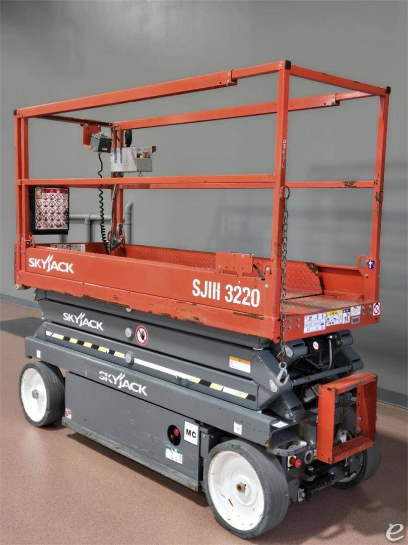 2018 Skyjack SJIII3220 Electric Scissor Lift - 123Forklift
