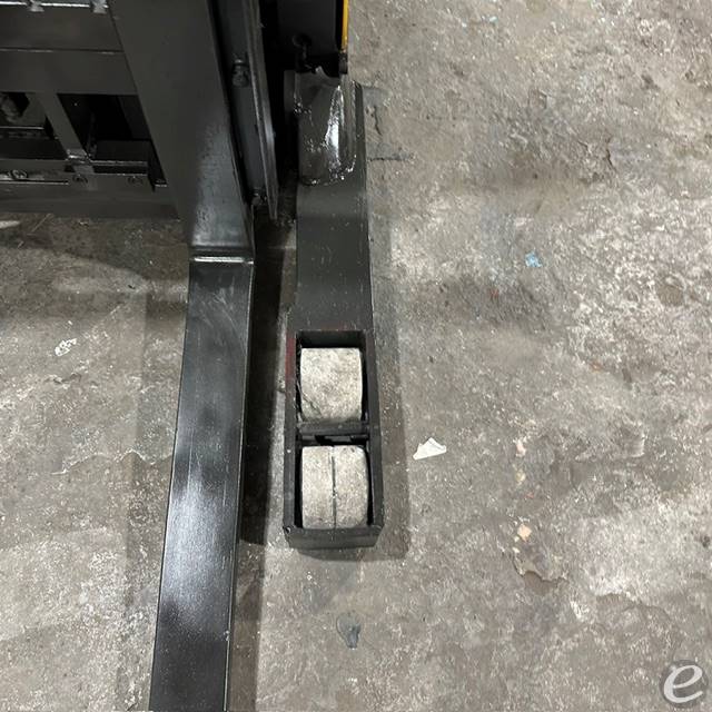 2021 Yale NR045EB