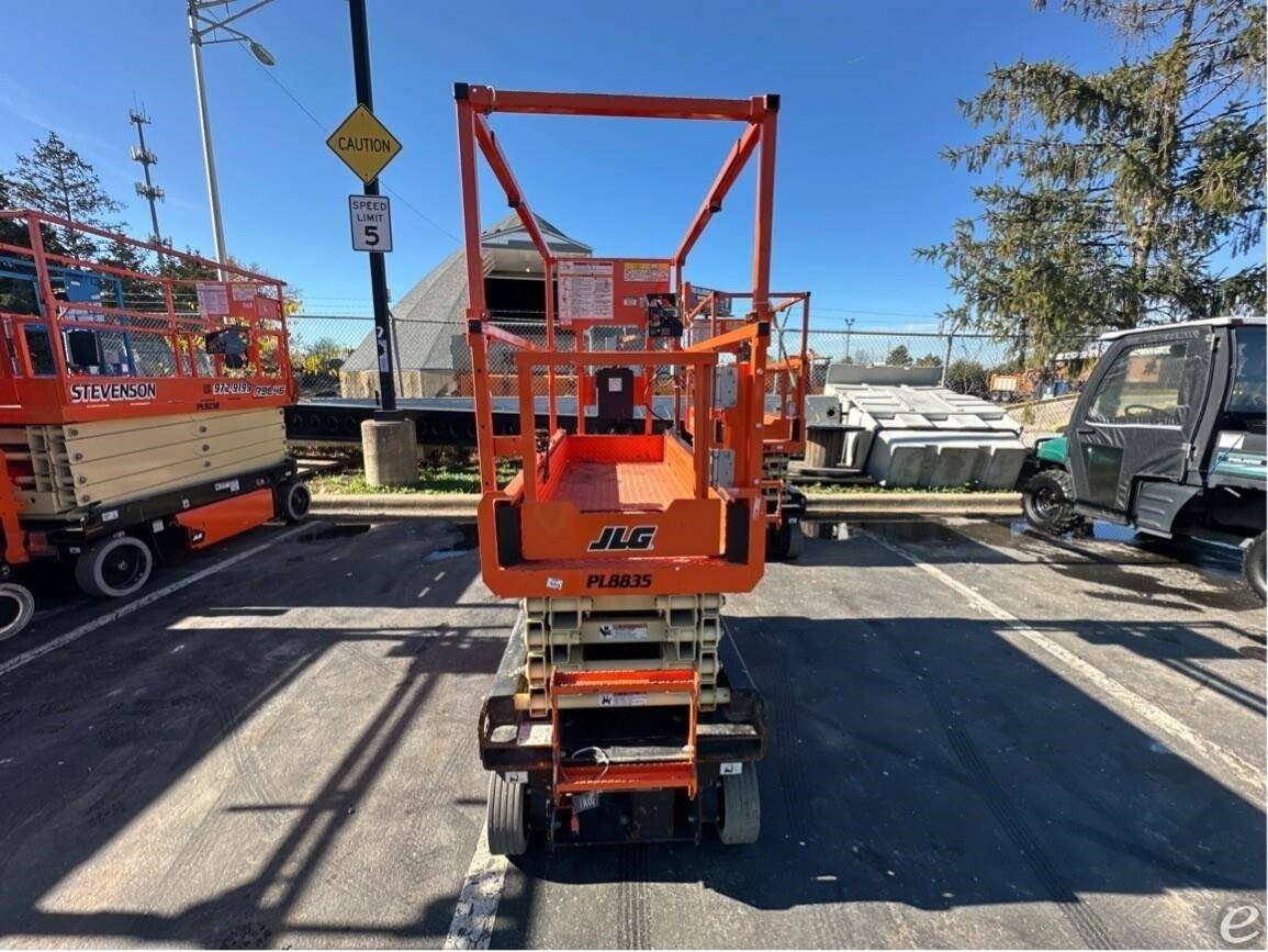 2021 JLG R1932i