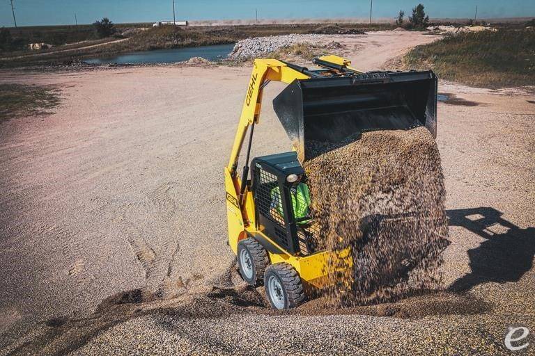 2026 Gehl R105