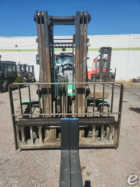 2015 Mitsubishi FG50CN1