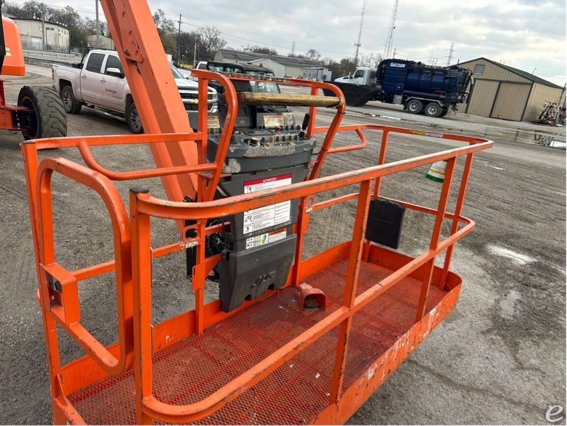2017 JLG 1500AJP