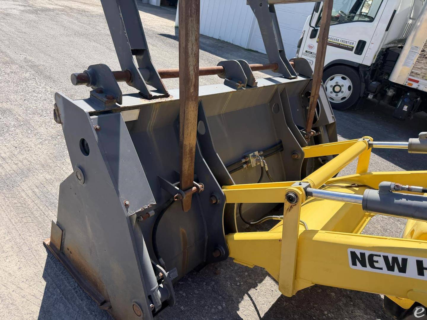 2006 New Holland B95