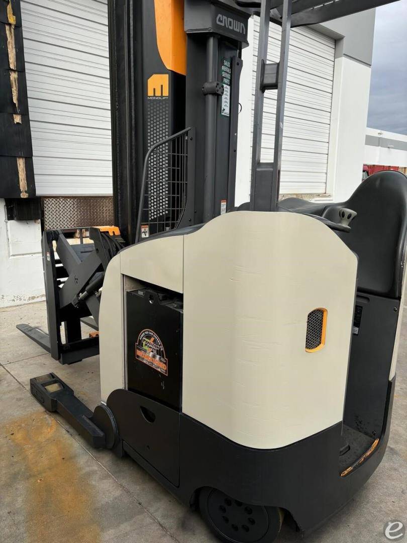 2018 Crown RM6025-45