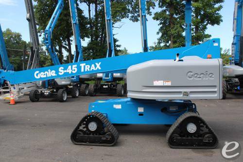 2017 Genie S45 Trax