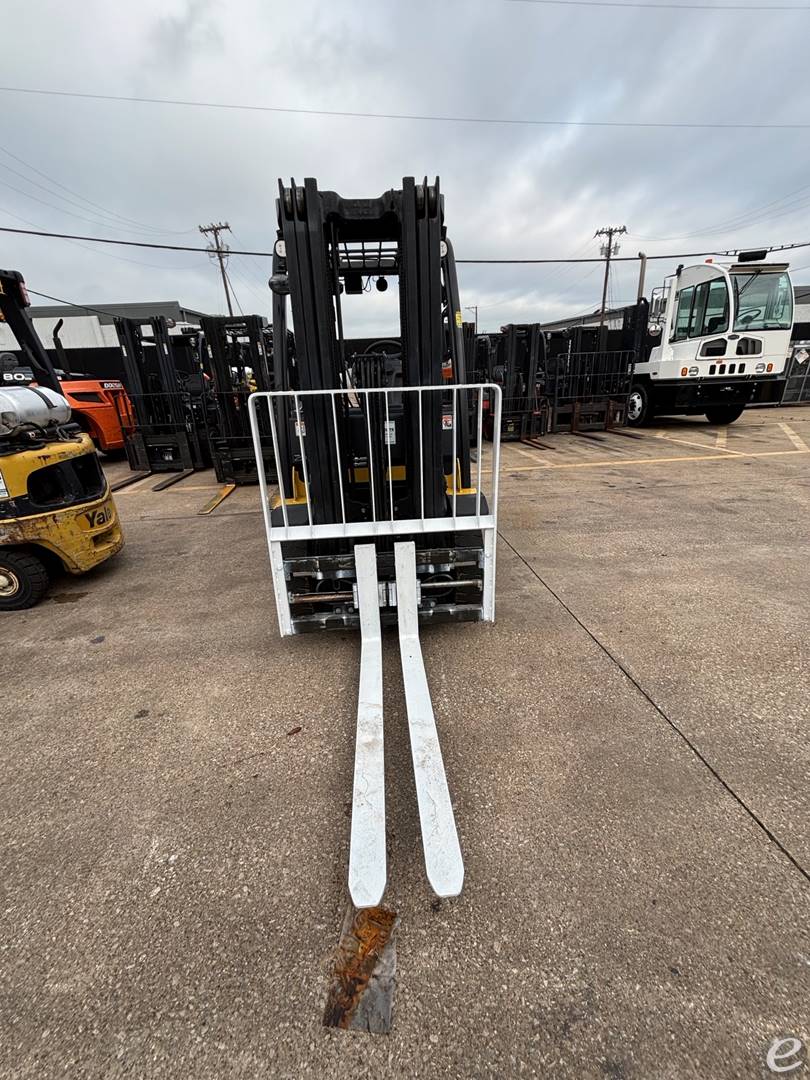 2019 Yale GLP050VX
