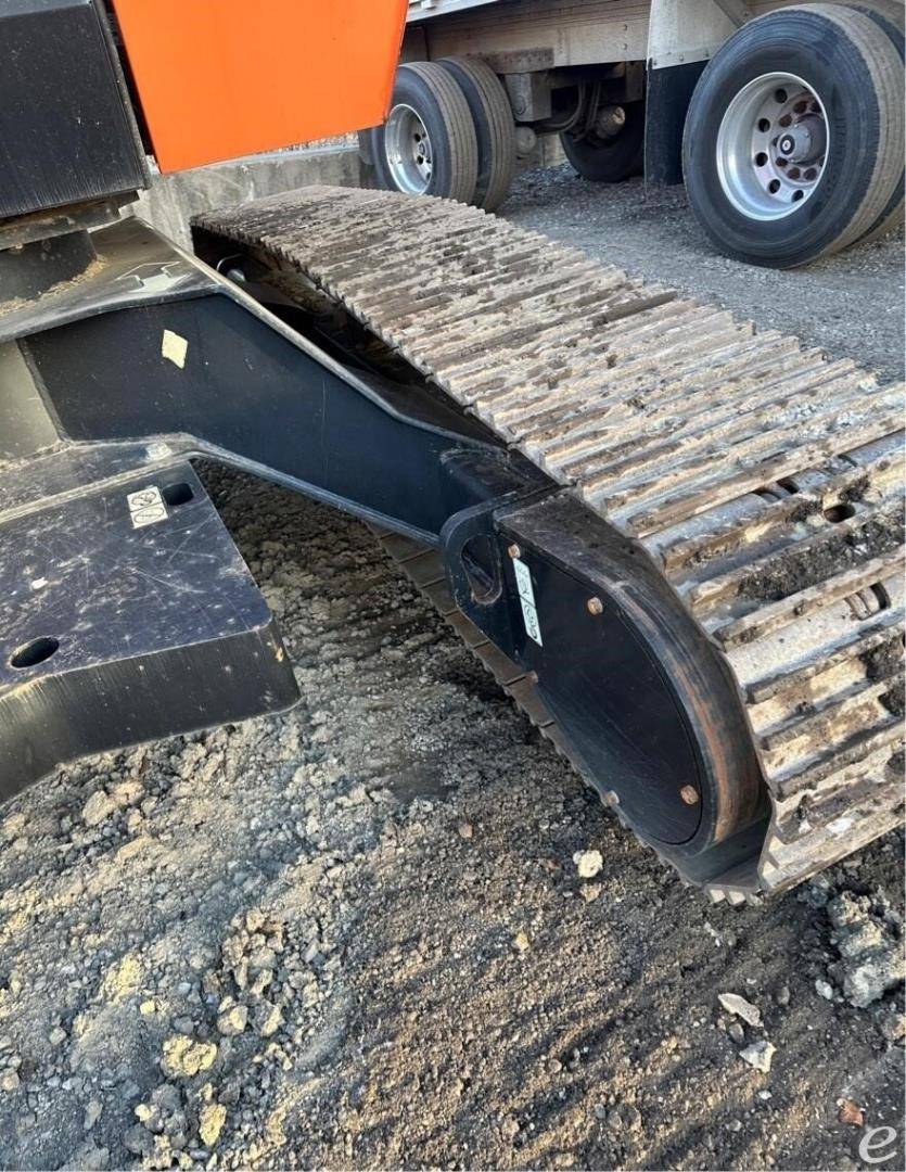 2017 JLG 660SJC