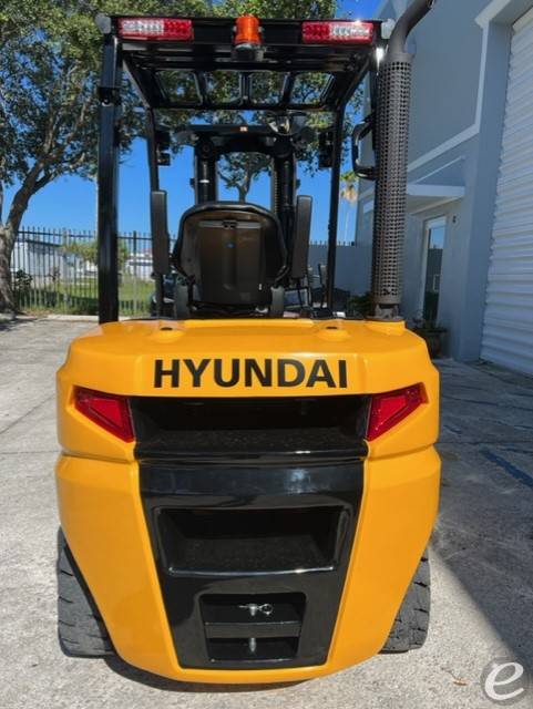 2025 Hyundai 30D-9