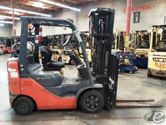 2014 Toyota 8FGCU25 LP Gas Forklift...